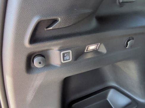 New 2025 Jeep Grand Cherokee L Altitude image 46