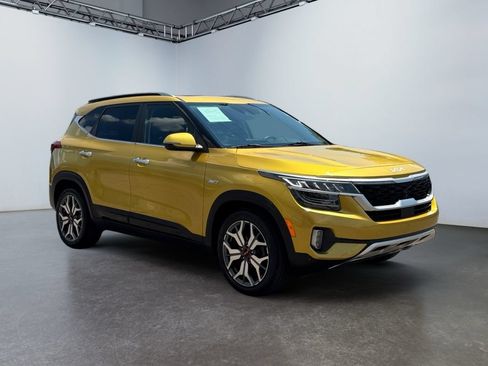 Used 2022 Kia Seltos SX w/ Sunroof Package AWD/4WD image 3