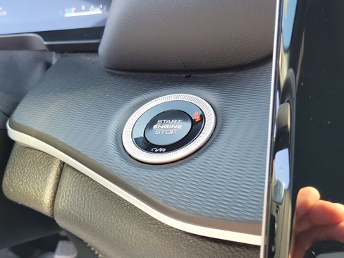 Used 2024 Jeep Grand Cherokee L Laredo image 28