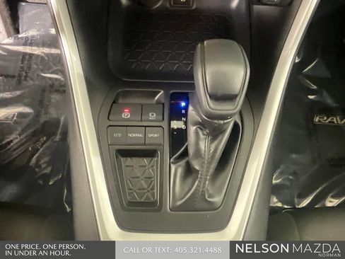 Used 2025 Toyota RAV4 XLE FWD image 38