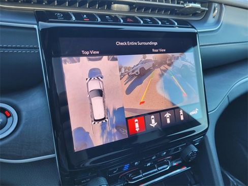 New 2025 Jeep Grand Cherokee Limited w/ Luxury Tech Group II image 34