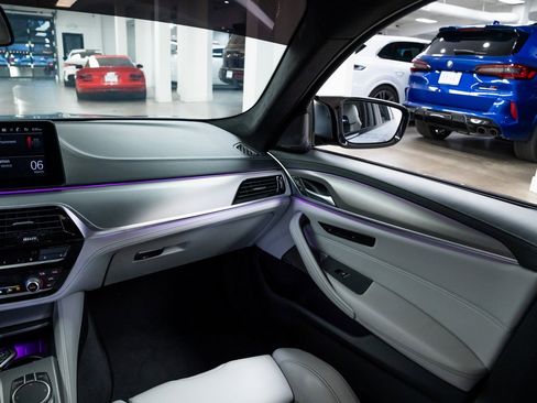 Used 2021 BMW M5 w/ Executive Package image 11