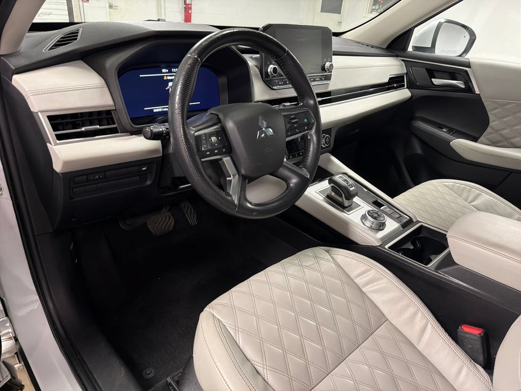 Used 2022 Mitsubishi Outlander SEL AWD/4WD image 24
