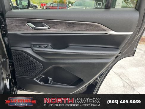 Used 2025 Jeep Grand Cherokee L Limited AWD/4WD image 27