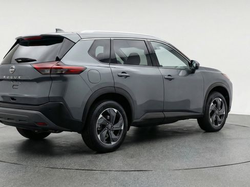 Used 2025 Nissan Rogue SV image 9