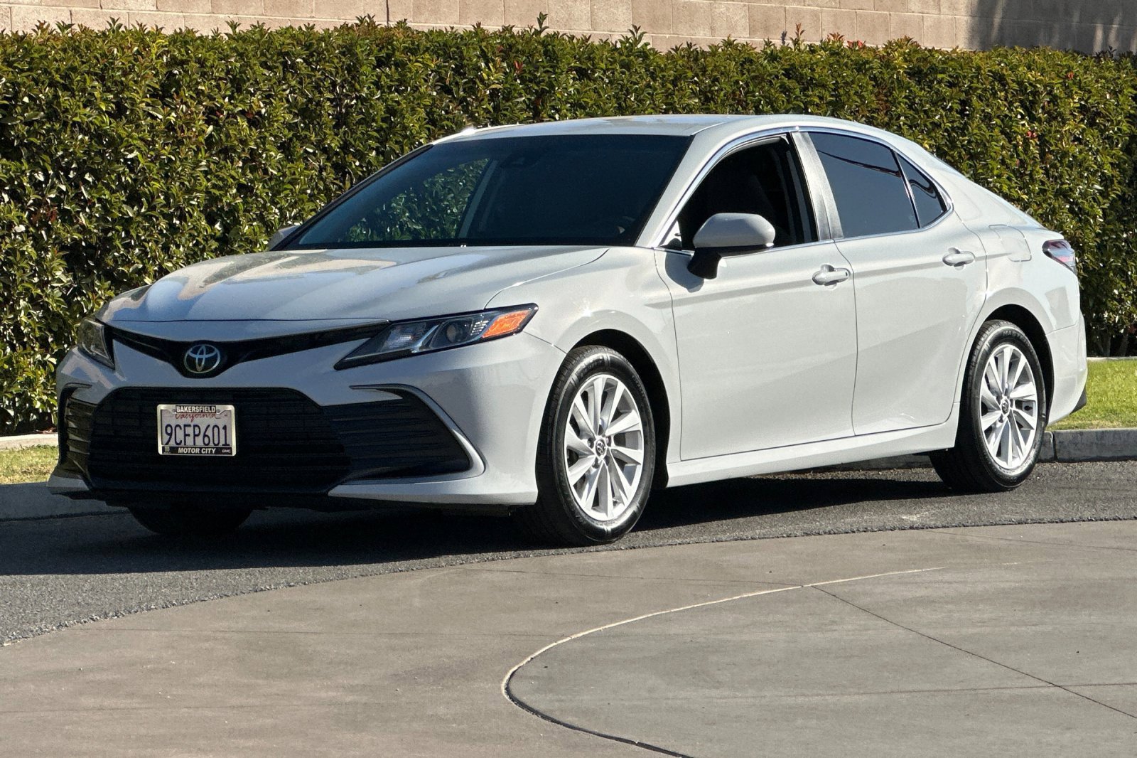 Used 2022 Toyota Camry LE FWD image 8
