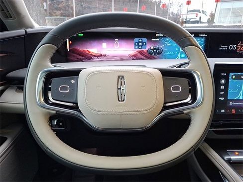 Used 2024 Lincoln Nautilus Reserve w/ Equipment Group 202A image 20