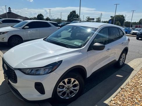 Used 2025 Ford Escape Active AWD/4WD image 4