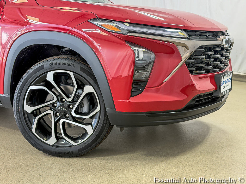 New 2026 Chevrolet Trax RS w/ Driver Confidence Package FWD image 3