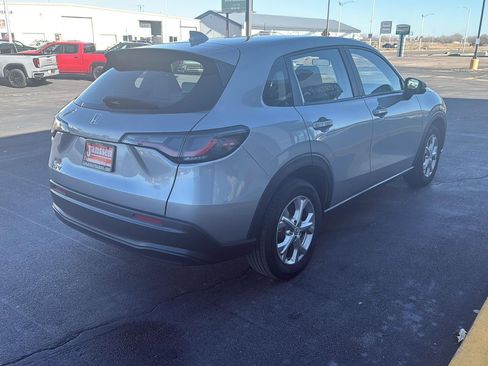 Used 2025 Honda HR-V LX image 5