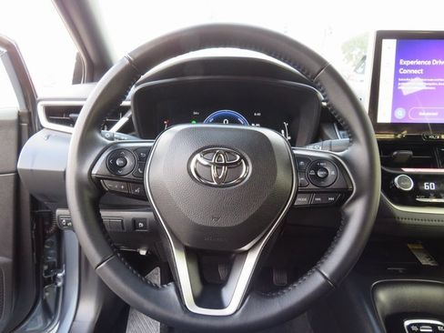 Certified 2025 Toyota Corolla SE image 32