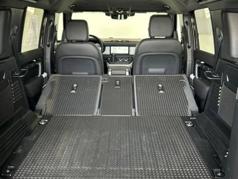 Used 2024 Land Rover Defender 110 X-Dynamic SE AWD/4WD image 21