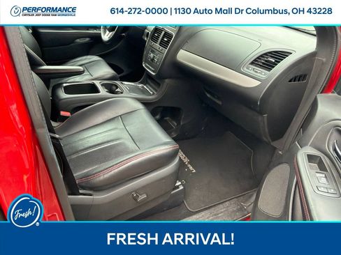 Used 2014 Dodge Grand Caravan R/T w/ Driver Convenience Group FWD image 16
