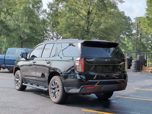 Used 2021 Chevrolet Tahoe Z71 w/ Z71 Signature Package AWD/4WD image 3