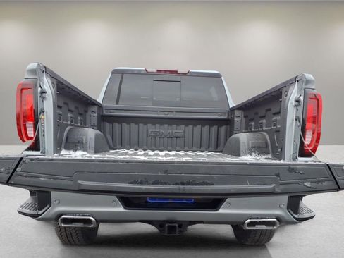 New 2026 GMC Sierra 1500 AT4 w/ AT4 Premium Package AWD/4WD image 4