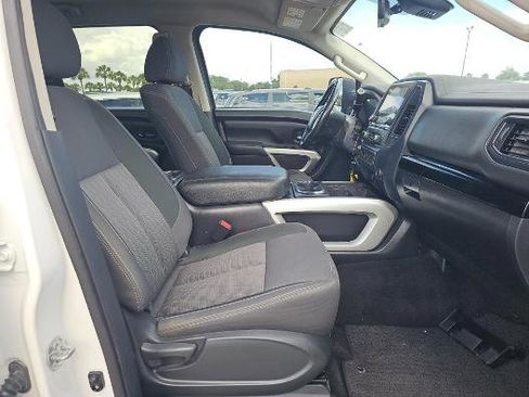 Certified 2023 Nissan Titan SV w/ SV Convenience Package image 7