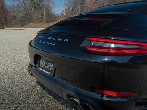 Used 2017 Porsche 911 Carrera S image 11