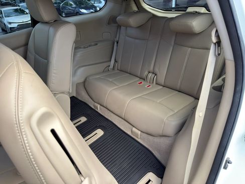 Used 2015 Nissan Pathfinder Platinum FWD image 27