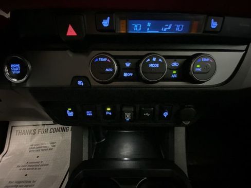 Used 2022 Toyota Tacoma TRD Off-Road w/ TRD Premium Off Road Package image 19