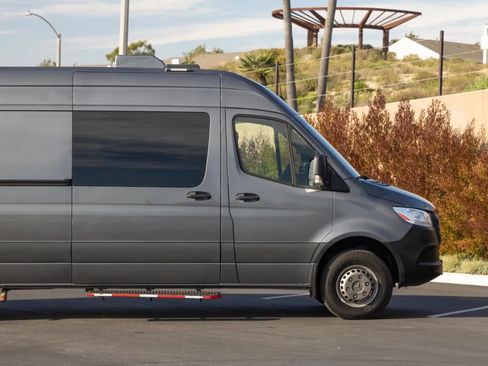 Used 2021 Mercedes-Benz Sprinter 4500 w/ Parking Package image 31
