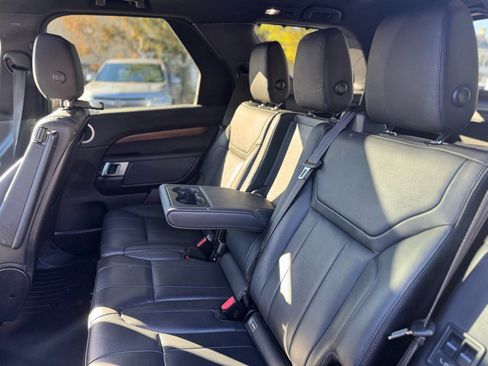 Used 2018 Land Rover Discovery HSE image 10