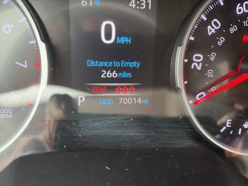 Used 2021 Toyota RAV4 LE AWD/4WD image 10