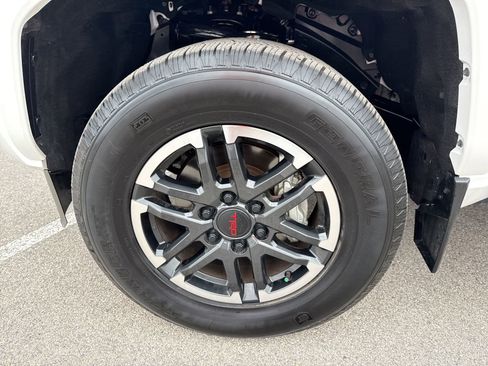 Used 2024 Toyota Tacoma TRD Sport image 19