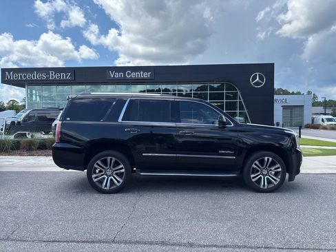 Used 2018 GMC Yukon Denali image 3