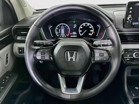 Used 2025 Honda Pilot Touring image 18