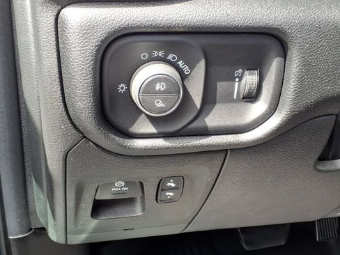 Used 2022 RAM 1500 Big Horn AWD/4WD image 19