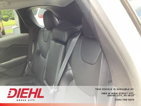 Used 2019 Jeep Cherokee Limited w/ Trailer Tow Group AWD/4WD image 15