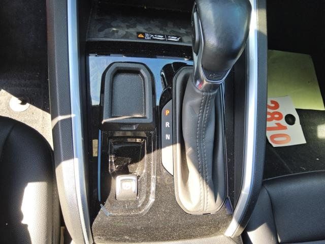 Used 2024 Chevrolet Colorado LT w/ LT Convenience Package III RWD image 3