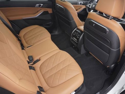 Used 2024 BMW X7 xDrive40i w/ M Sport Package image 26