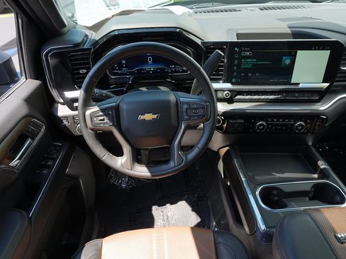Certified 2025 Chevrolet Silverado 3500 High Country w/ High Country Premium Package AWD/4WD image 21