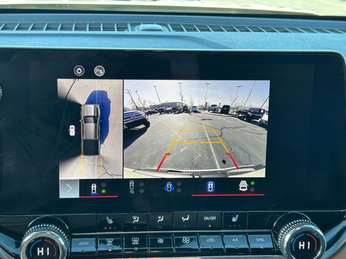 Used 2024 GMC Canyon AT4 w/ Technology Package image 21