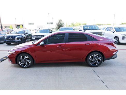 Certified 2025 Hyundai Elantra Sport FWD image 6