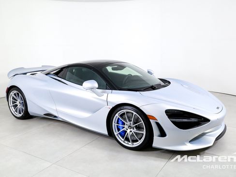 Used 2026 McLaren 750S Spider RWD image 3