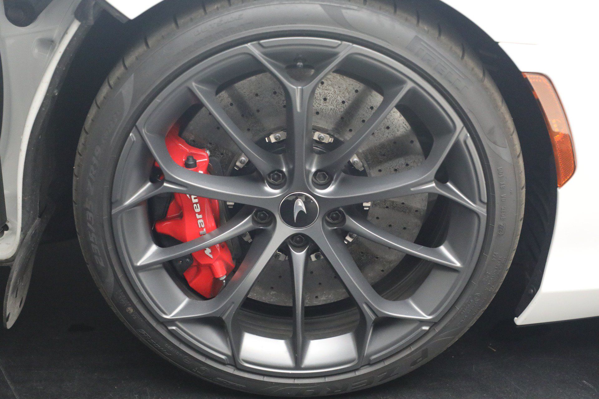Used 2023 McLaren Artura RWD image 34