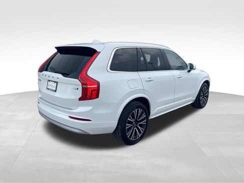 Used 2022 Volvo XC90 T6 Momentum image 8