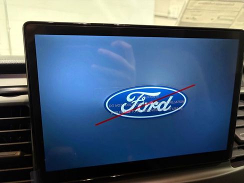 New 2026 Ford Transit 250 148 Medium Roof Extended AWD image 17