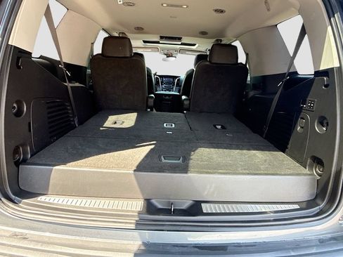 Used 2019 Cadillac Escalade Luxury AWD/4WD image 29