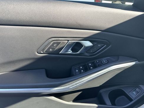 Used 2025 BMW 330i Sedan image 30