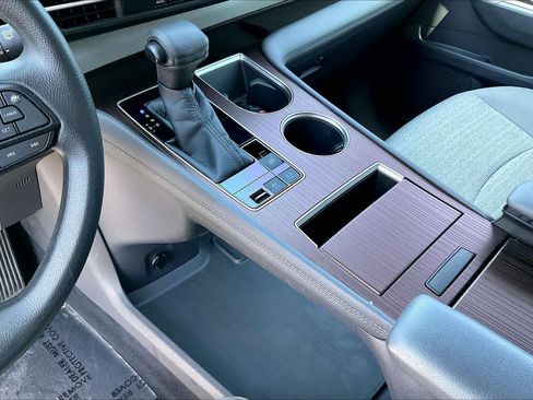 Certified 2022 Toyota Sienna LE FWD image 16