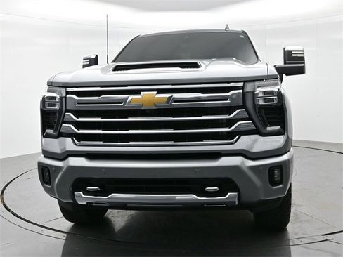 Used 2024 Chevrolet Silverado 2500 High Country w/ High Country Premium Package image 2