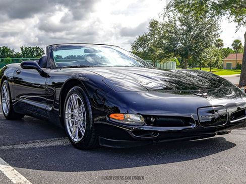 Used 1998 Chevrolet Corvette Convertible w/ Memory Pkg RWD image 12