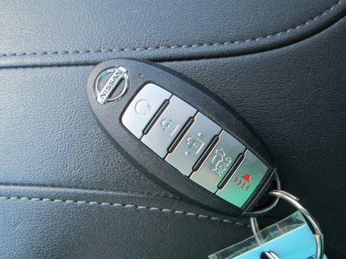 Used 2020 Nissan Rogue SV AWD/4WD image 23