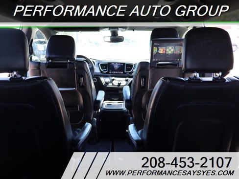 Used 2020 Chrysler Pacifica Touring-L Plus FWD image 19