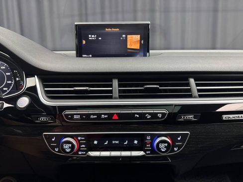 Used 2017 Audi Q7 3.0T Premium Plus w/ Premium Plus Package AWD/4WD image 14