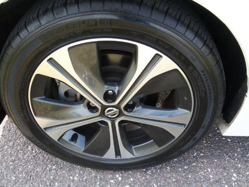 Used 2020 Nissan Leaf SV w/ SV Technology Package FWD image 22