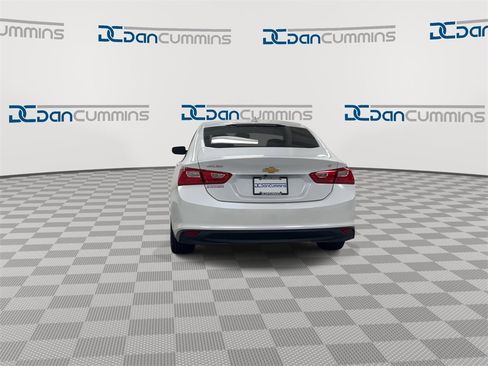 Used 2018 Chevrolet Malibu LT w/ Leather Package image 7